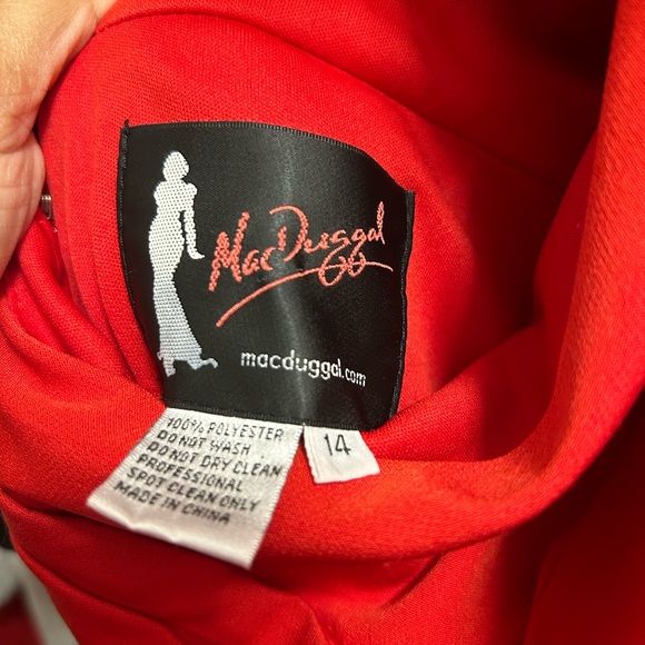 Mac Duggal - Bow Shoulder V Neck - Size 14 - Picture 5 of 5